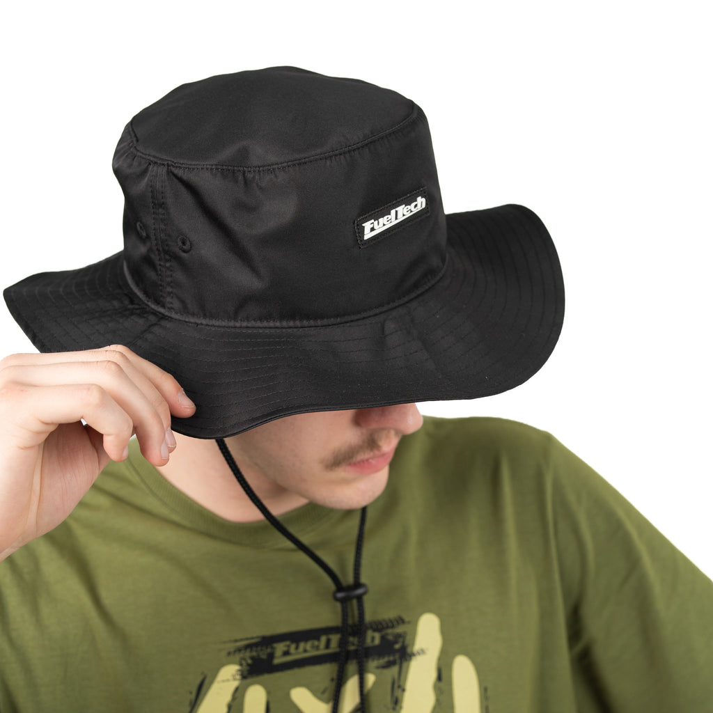 Chapéu Bucket FT - modelo vestindo frente